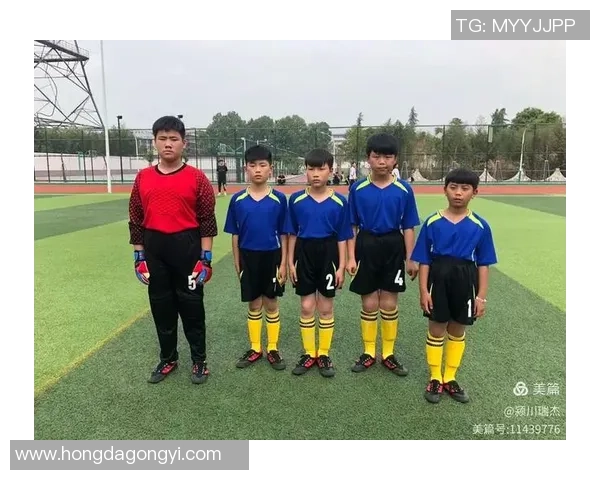 保定容大迎战新疆体彩全力争胜展现足球激情与团队精神