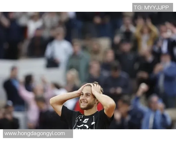 蒂姆与加斯东的激烈对决谁能在网球赛场上笑到最后